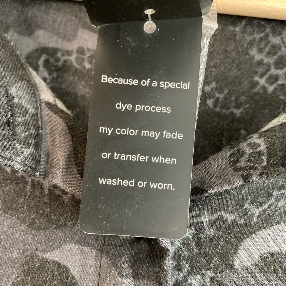 Torrid NWT Pocket Tunic Button Down Soft Brushed Black and Grey Camo Shirt - Picture 13 of 15